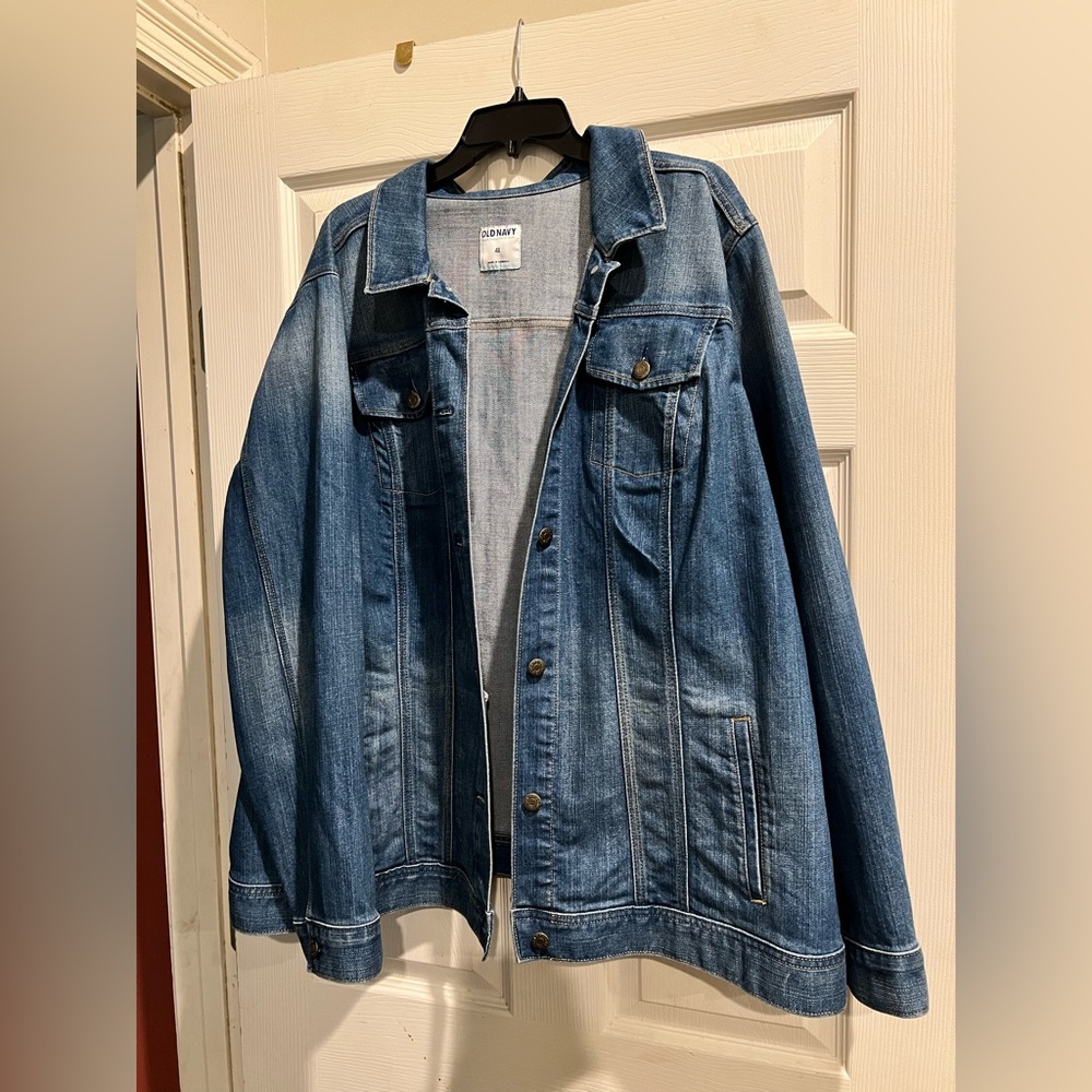 Classic Old Navy Blue Jean Jacket Size 4X.  Like New. Excellent condition.